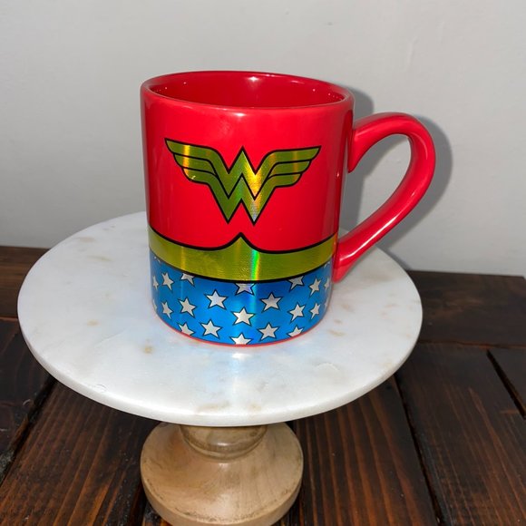 Wonder Woman Mugs - Picture 4 of 9